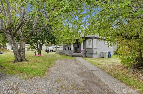 1503 Davis Ave S, Renton, WA, 98055-3306 | Card Image