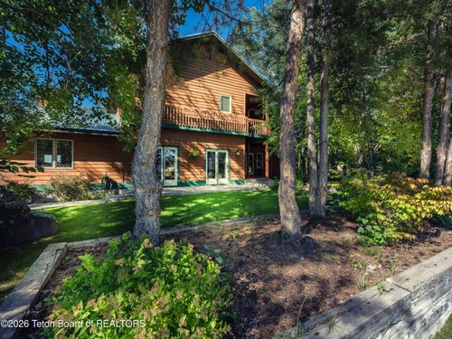 520 Targhee Towne Rd, Alta, WY, 83414-4511 | Card Image