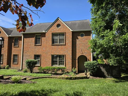 251 Westchase Dr, Nashville, TN, 37205-4738 | Card Image