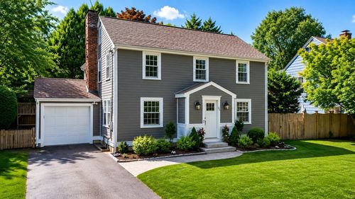 93 Manchester Rd, Newton, MA, 02461-1132 | Card Image