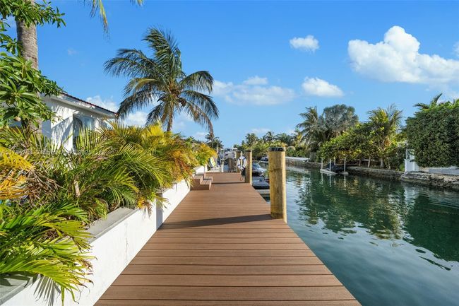 7770 Hawthorne Ave, House other with 4 bedrooms, 3 bathrooms and null parking in Miami Beach FL | Image 7