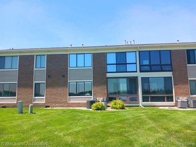 25 - 1660 River Road, Condo with 2 bedrooms, 2 bathrooms and null parking in Marysville MI | Image 2