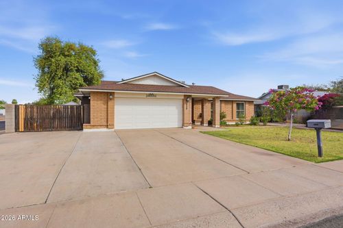 3934 W Aire Libre Ave, Phoenix, AZ, 85053-2708 | Card Image