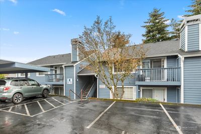 E208 - 16817 Larch Way, Condo with 3 bedrooms, 2 bathrooms and 2 parking in Lynnwood WA | Image 1