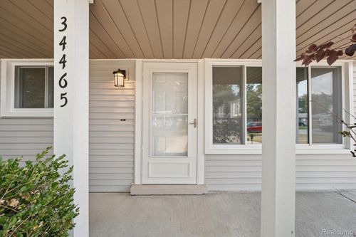34465 Fairchild St, Westland, MI, 48186-4346 | Card Image