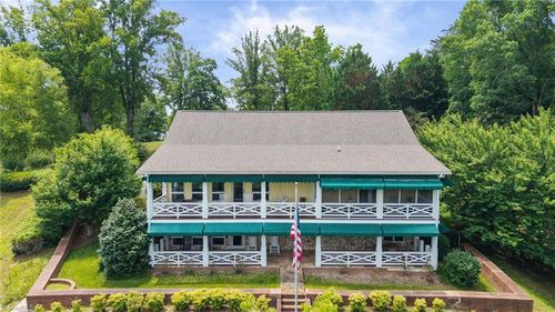 331 Valleyview Dr, Mount Airy, NC, 27030-5374 | Card Image