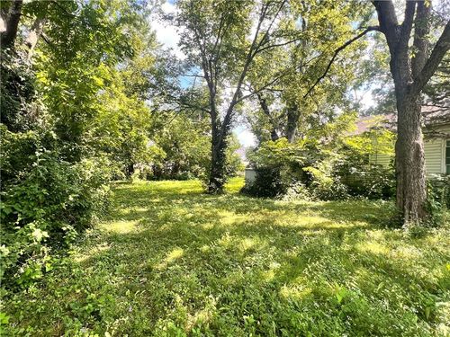 120 W 3rd St, Adrian, MO, 64720-9607 | Card Image