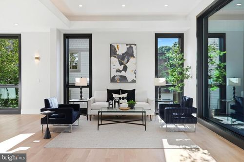 1853 Massachusetts Ave, MCLEAN, VA, 22101-4906 | Card Image