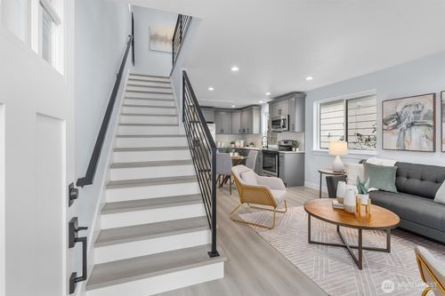 b-1047 S Thistle St, Seattle, WA, 98108-4456 | Card Image