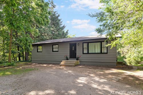 613 E Pontaluna Rd, Norton Shores, MI, 49444-9740 | Card Image
