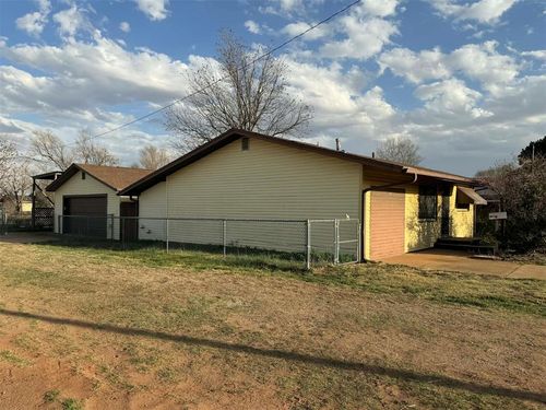 1120 N Chalmers Street, Altus, OK, 73521 | Card Image