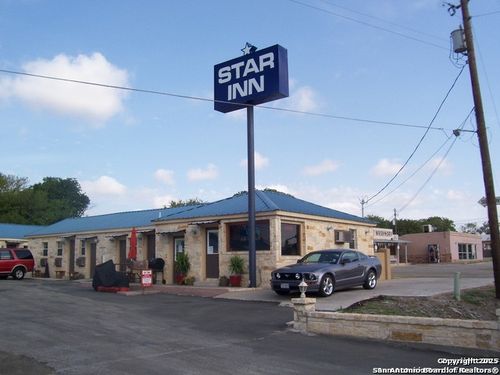 303 N State Highway 123, Karnes City, TX, 78118-3013 | Card Image
