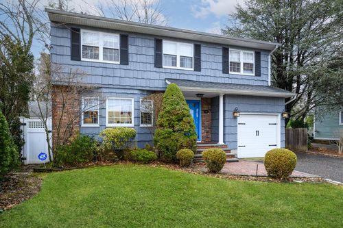 16 Clifford Pl, East Norwich, NY, 11732-1306 | Card Image