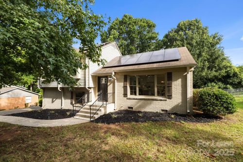 671 Archdale Dr, Charlotte, NC, 28217-0207 | Card Image