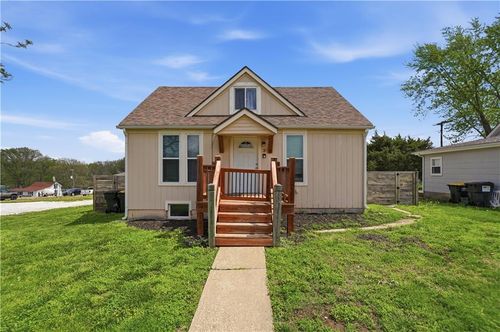 3 N Mulberry Terrace, Louisburg, KS, 66053 | Card Image