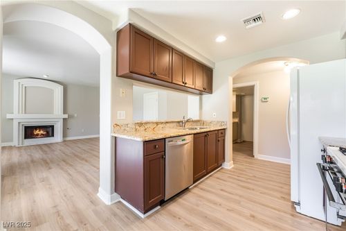 unit-202-7629 Valley Green Dr, Las Vegas, NV, 89149-0350 | Card Image