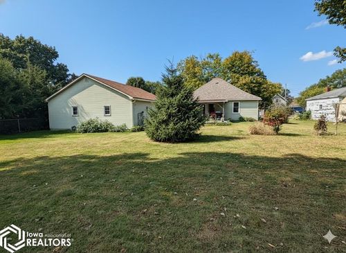 409 S Chestnut St, New London, IA, 52645-1610 | Card Image