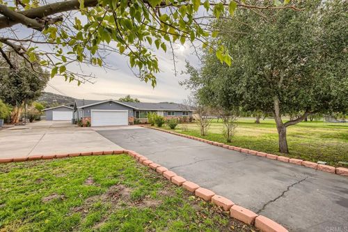 29807 Valley Center Rd, Valley Center, CA, 92082-6216 | Card Image