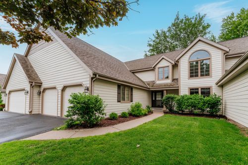 18625 Saint Andrew Ln, Brookfield, WI, 53045-1905 | Card Image