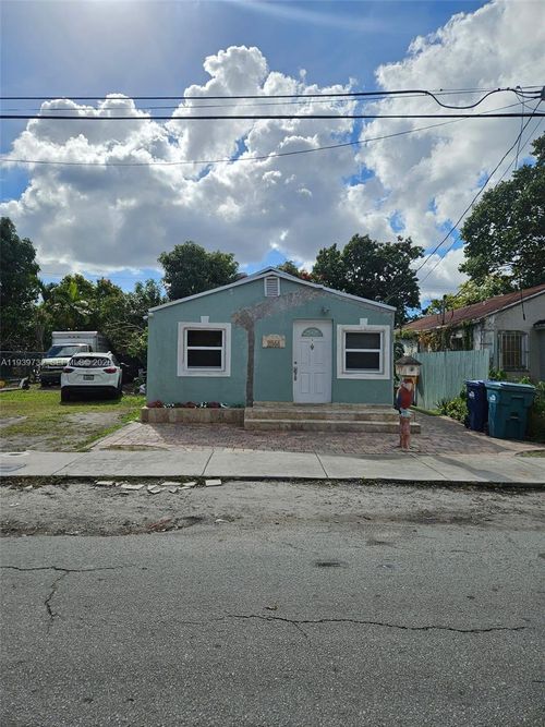 2944 Nw 44th St, Miami, FL, 33142-4418 | Card Image