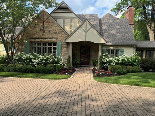 6331 Ensley Ln, Mission Hills, KS, 66208-1931 | Card Image