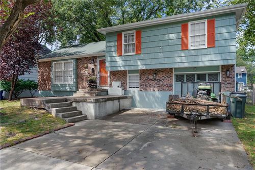 8222 E 133rd Ter, Grandview, MO, 64030-3512 | Card Image