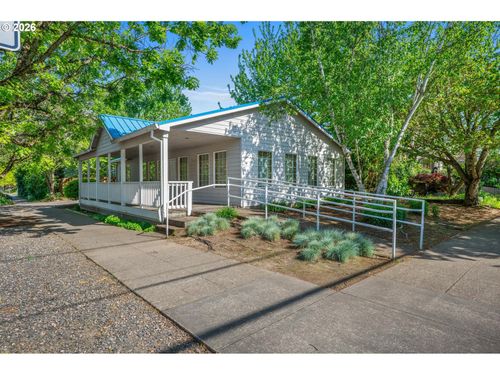 704 Ne Knott St, Portland, OR, 97212-3153 | Card Image