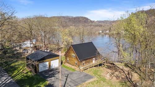 148 1st St, Georgetown, PA, 15043-1252 | Card Image