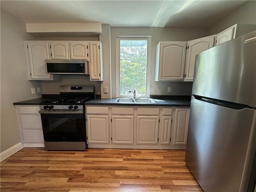 fl-2-16 Lonsdale St, West Warwick, RI, 02893-3372 | Card Image