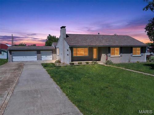 17 Airline Dr, Farmington, MO, 63640-1105 | Card Image