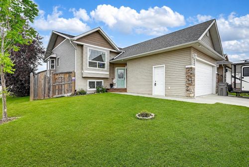 7121 88 St, Grande Prairie, AB, T8X0E3 | Card Image