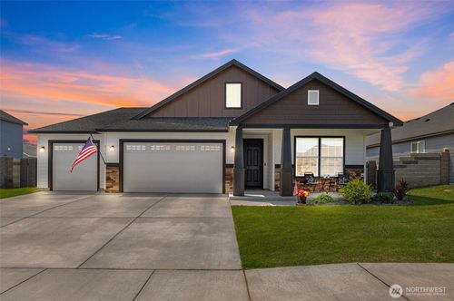 8375 Lennox St, West Richland, WA, 99353-5532 | Card Image