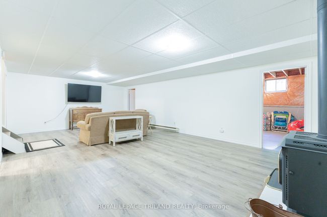 10248 Pinetree Dr, House other with 4 bedrooms, 2 bathrooms and 4 parking in Grand Bend ON | Image 20