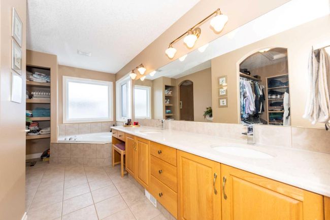 1212 Woodside Way Nw, Home with 4 bedrooms, 2 bathrooms and 4 parking in Airdrie AB | Image 30