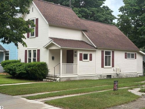 215 W Tenth Street, Traverse City, MI, 49684 | Card Image