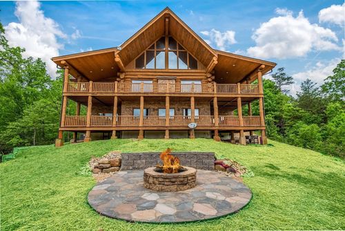 618 Big Bear Rdg, Gatlinburg, TN, 37738-2021 | Card Image