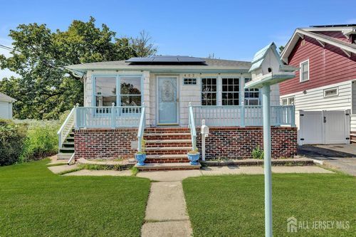 402 East Ave, Sewaren, NJ, 07077-1413 | Card Image