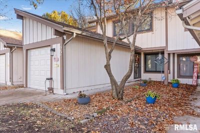 22 Redwood Lane, Condo with 3 bedrooms, 2 bathrooms and null parking in Springfield IL | Image 1