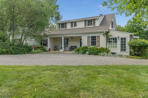 11 New St, Mendham, NJ, 07945-1207 | Card Image