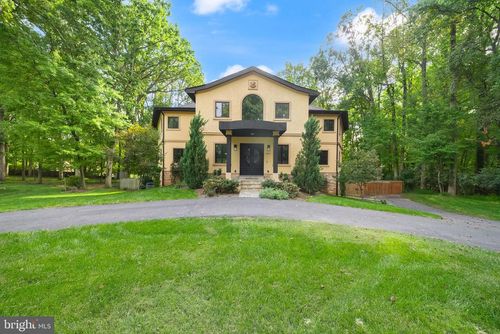 8419 Overlook St, Vienna, VA, 22182-5145 | Card Image