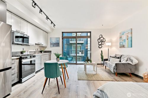 unit-404-1414 12th Ave, Seattle, WA, 98122-3966 | Card Image