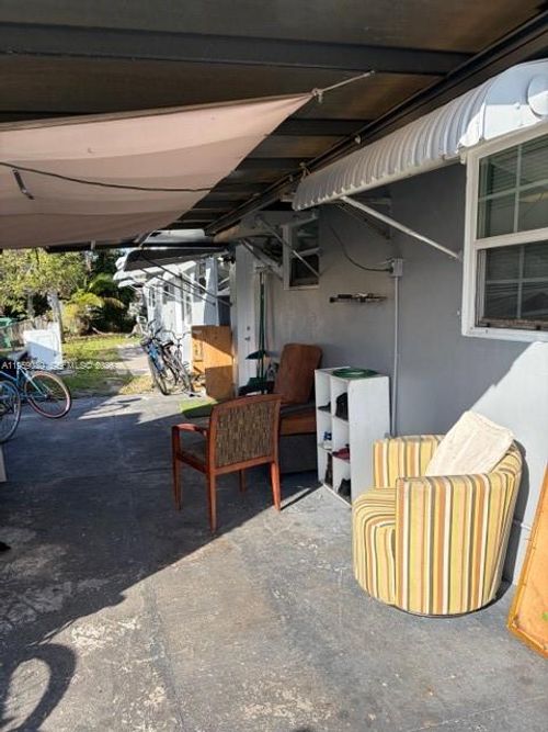 1913 Gardenia Rd, Plantation, FL, 33317-6421 | Card Image