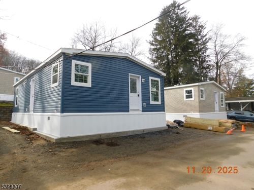 11 Front St, Oxford, NJ, 07863-3604 | Card Image