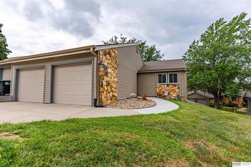 910 S 153rd Ct, Omaha, NE, 68154-2830 | Card Image