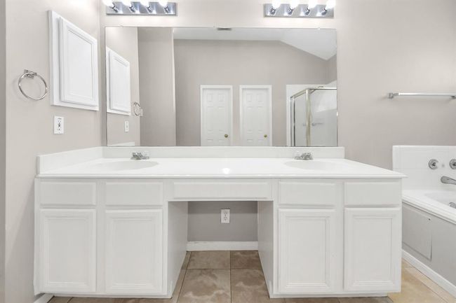 4615 Jaymar Dr, House other with 3 bedrooms, 2 bathrooms and 2 parking in Sugar Land TX | Image 36