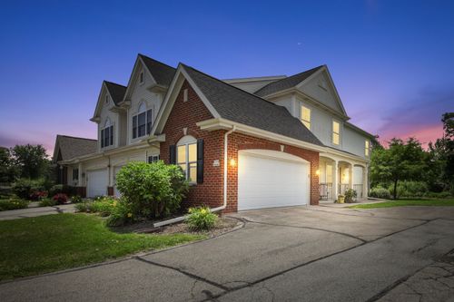 20516469 Cranberry Creek Ln, Jackson, WI, 53037-8952 | Card Image