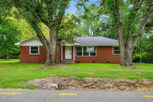 1710 Texas St, Leakesville, MS, 39451-3096 | Card Image