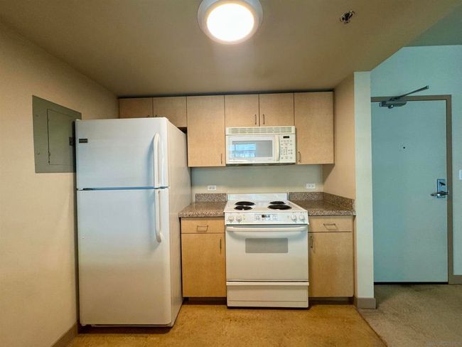 802 - 425 W Beech St, Condo with 2 bedrooms, 1 bathrooms and 1 parking in San Diego CA | Image 15