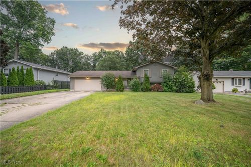 2211 Penny Ln, Austintown, OH, 44515-4936 | Card Image