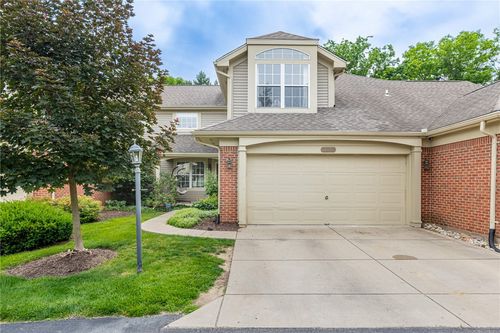 3975 Turnberry Way, Beavercreek, OH, 45430-1574 | Card Image